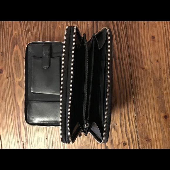 Gucci Gender Neutral Hand Wallet/Clutch - Picture 5 of 8